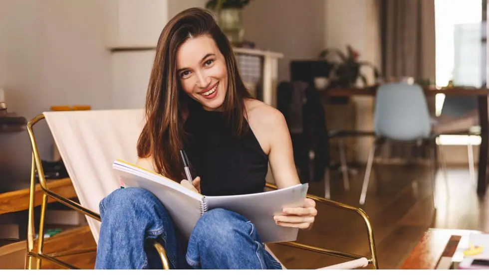 طبق روانشناسی 10 نشانه که شما یک زن با ارزش هستید
