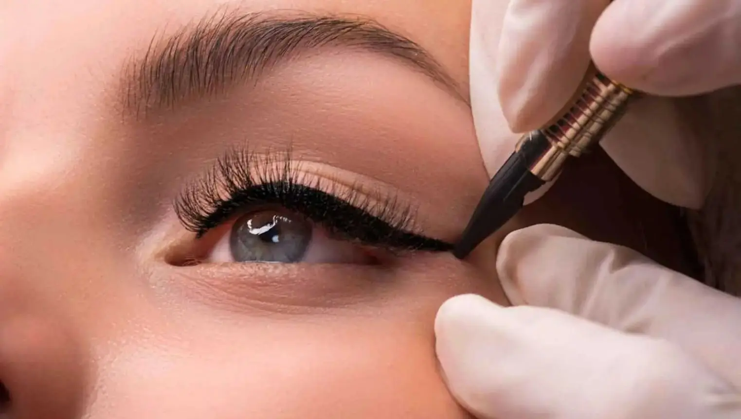 چرا اینجوری خط چشم می‌‎کشی؟! | بیا تا سه مدل خط چشم بهت یاد بدم + فیلم