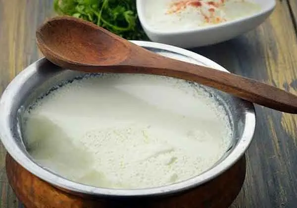 ترفند جادویی مامان بزرگا واسه اینکه ماست دیگه آب نندازه | راهکار طلایی برای آب ننداختن ماست