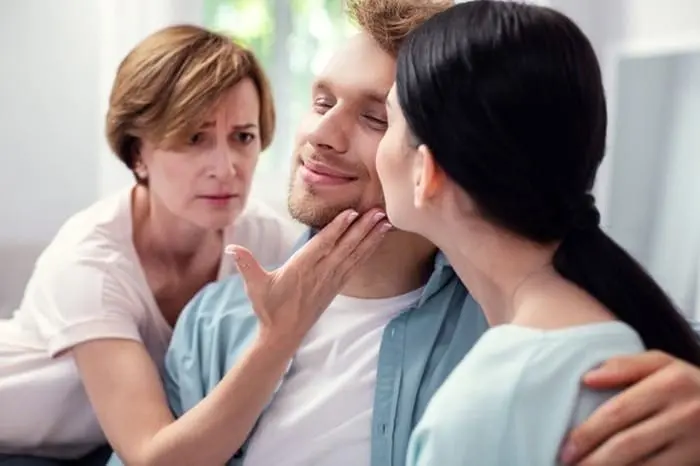 روش هایی برای درامان ماندن از دخالت مادرشوهر
