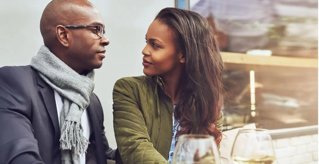 روانشناسی شخصیت | درونگراها اگر این 13 نشانه رو داشتند یعنی عاشقاتان شده اند | اونا عشقشون رو متفاوت ابراز میکنن