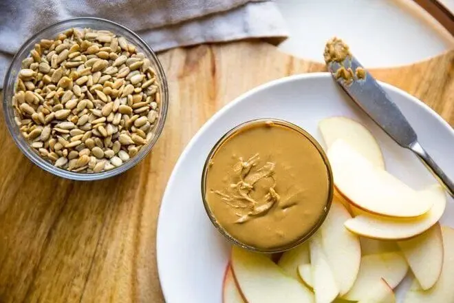  لب به این خوراکی در صبحانه نزنید | مناسب‌ترین جایگزین‌ها برای کره 