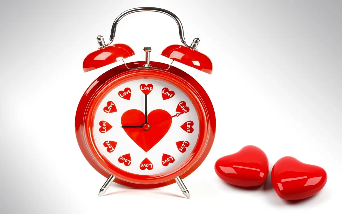فال ساعت 15 مردادماه  | فال ساعت امروزتان برای هر ساعت چه شگفتانه ای دارد؟