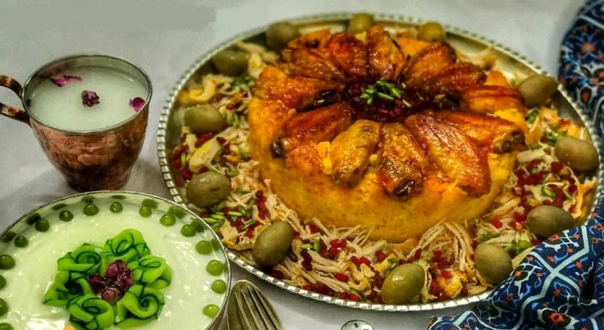 ته‌انداز مرغ با سس پستو؛ ترکیب خوشمزه آشپزی ایتالیایی با ایرانی