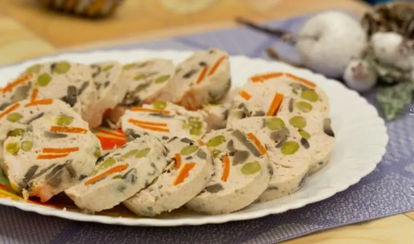 طرز تهیه کالباس خانگی سالم و خوشمزه با ترفندی آسان + فیلم