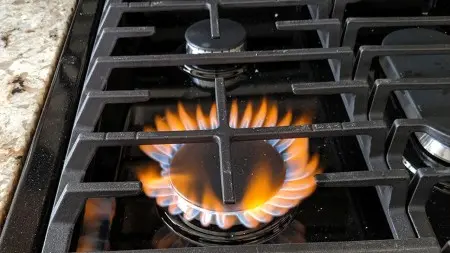اگه شعله های اجاق گازت کمه چاره اش اینجاست | دلایل کم بودن شعله اجاق گاز