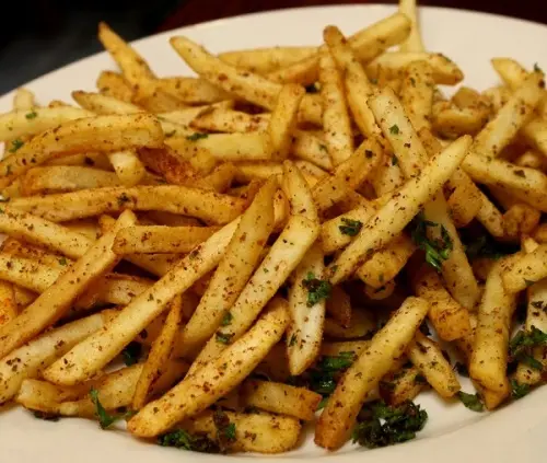 باورتون میشه تا همین ثانیه اشتباهی سیب زمینی سرخ میکردیم؟ | بیا اینجا تا روش درستشو باهم یاد بگیریم + ویدیو