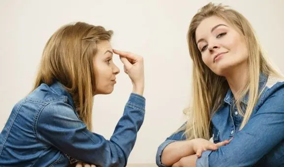 روانشناسی شخصیت | فقط بی‌شعورها این کارها را انجام می دهند! / این رفتارها مصداق بارز بیشعوری است 