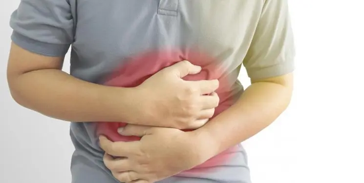 با این نوشیدنی دم دستی سنگ کیسه صفرا رو خورد و دفع کن