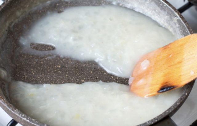 ترفند آشپزی؛ سالم‌ترین روش لعاب انداختن غذا بدون آرد؛ سبک، خامه‌ای و آسان هضم