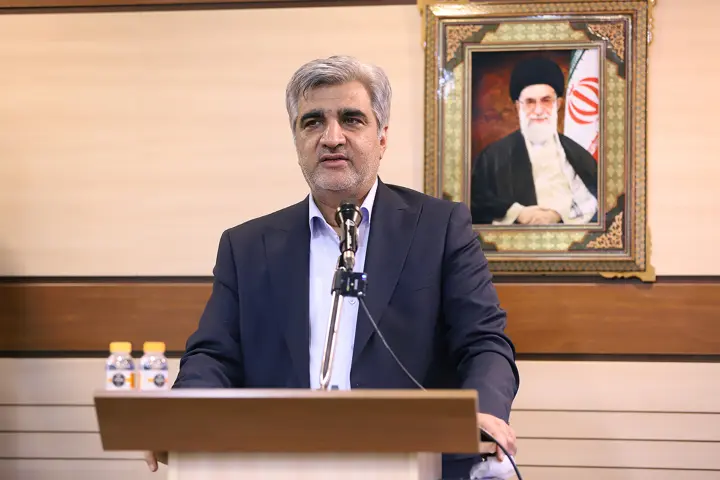 مدیر عامل تامین اجتماعی برای بازنشستگان آستین بالا زد | درمان و خدمات رایگان برای بازنشستگان و مستمری بگیران تامین اجتماعی