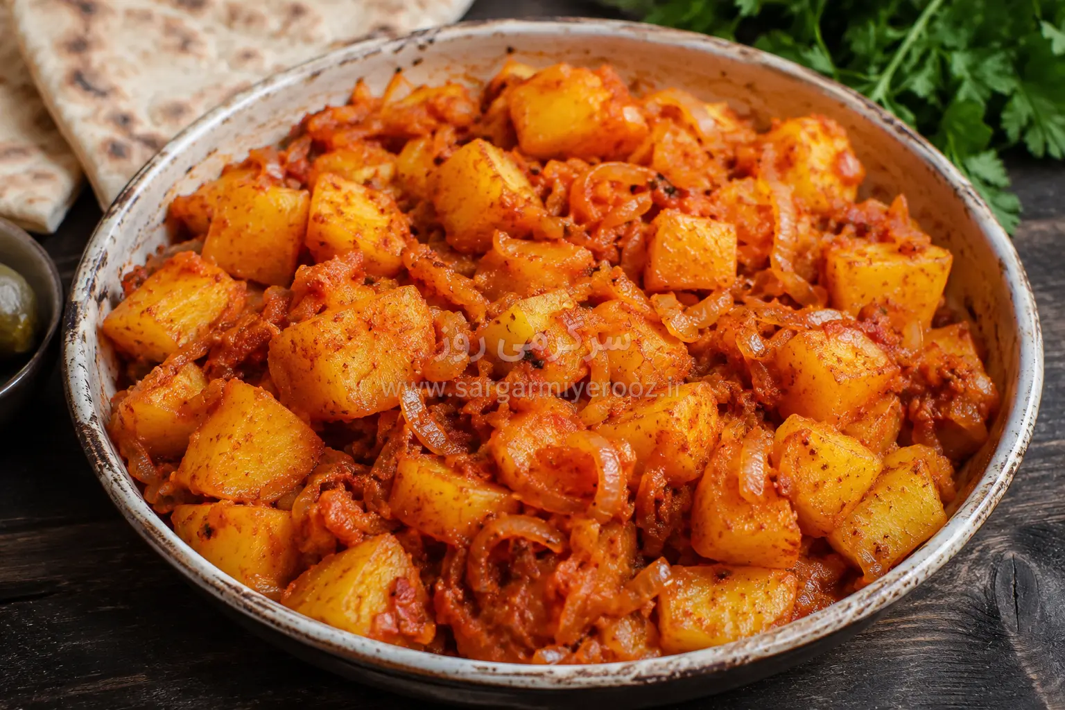 طرز تهیه دوپیازه سیب‌زمینی شیرازی با پیاز طلایی | شام کم‌خرجی که خمیری نمی‌شود