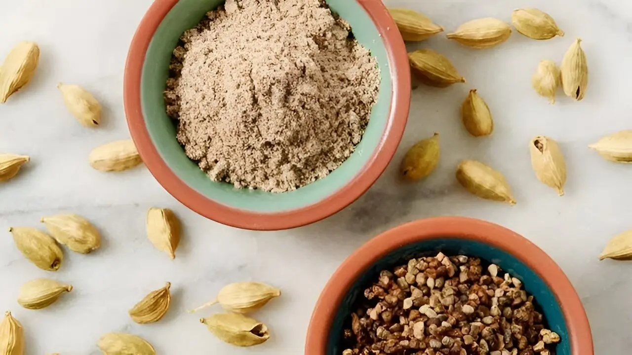 یه عمر اشتباه هل و پودر می کردیم | روش صحیح پودر کردن هل در خانه