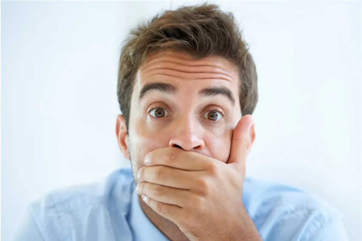 اگه از اون آدمایی که خیلی آروغ می زنن این خبرو از دست نده | بیماری های پنهانی که تو آروغ زدن نهفته است