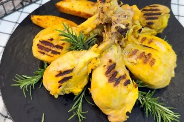 طرز تهیه مرغ دوغی خوشمزه ؛غذای مجلسی در کمتر از نیم ساعت