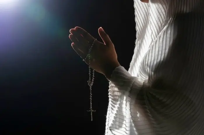 هرکاری میکنی بازم به مشکل میخوری و کارات گره میخوره؟ این دعا رو بخون فورا همه گره ها از کارت باز میشن