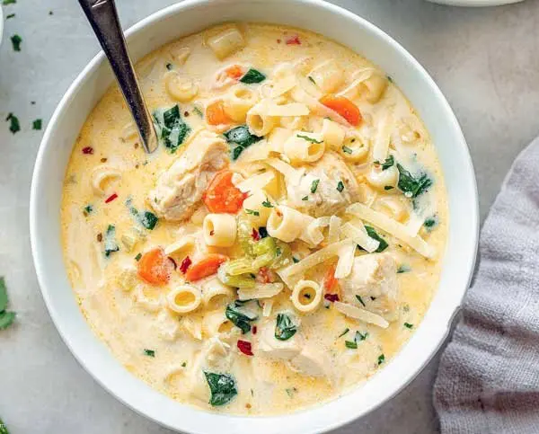 یک سوپ رنگارنگ پاییزی؛ گرم، خوش‌عطر و مجلسی