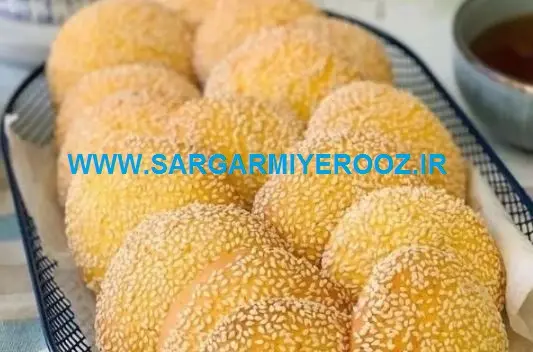 طرز تهیه کلوچه کنجدی برای عید نوروز