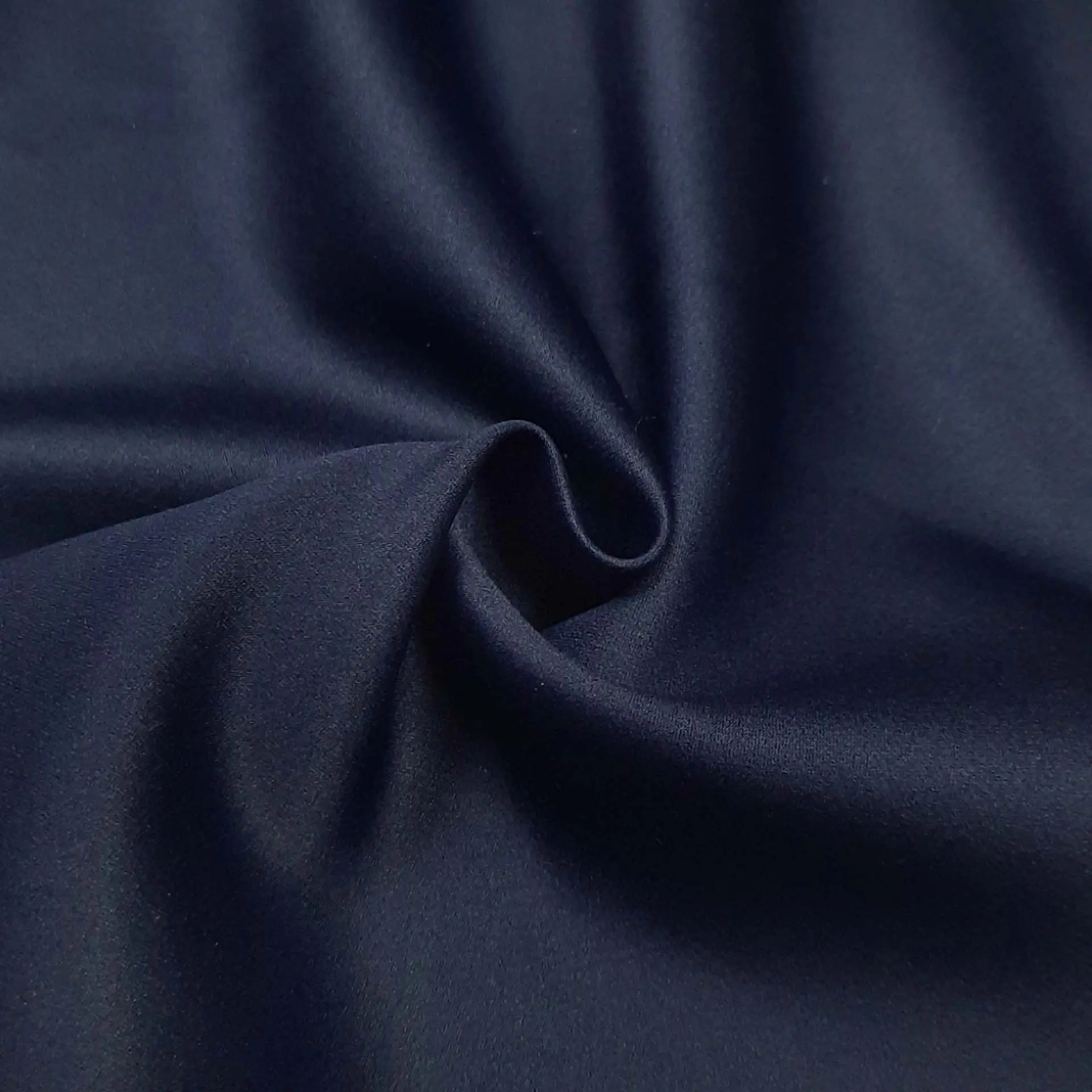 روانشناسی شخصیت ؛ اگر رنگ مورد علاقه شما سورمه ای است بخوانید