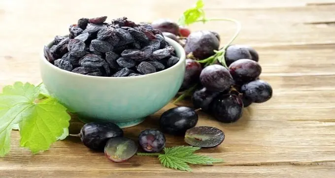 با این میوه سیاه 1000 نقش زن ها همیشه جوان می مانند / در 70 سالگی 30 ساله دیده شوید 