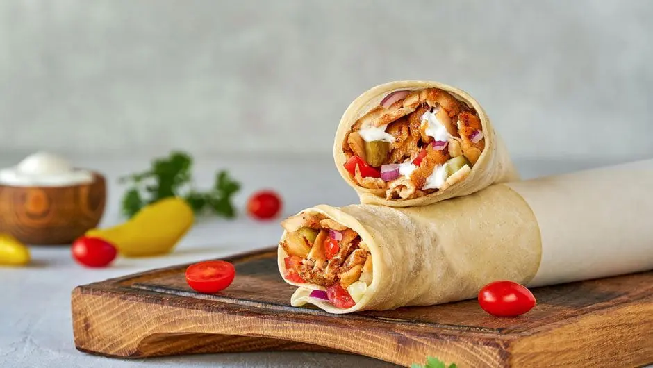 طرز تهیه شاورما مرغ با نان لواش به سبک لبنانی
