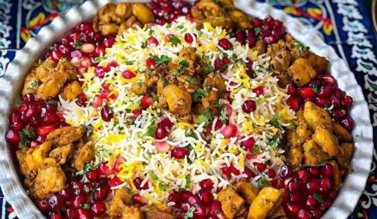 طرز تهیه انار پلو شیرازی خوشمزه و مجلسی برای شب یلدا