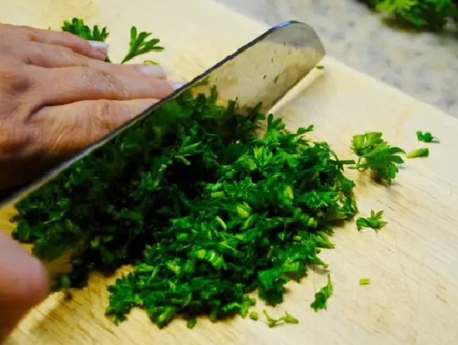 ترفند جادویی خرد کردن سبزی بدون چاقو 