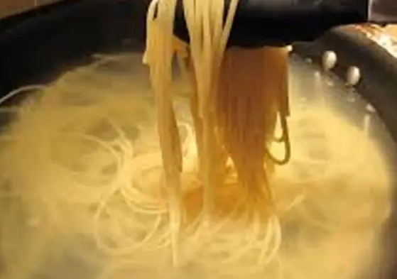 ترفند طلایی جلوگیری از له و خمیر شدن ماکارونی که تا حالا نمیدونستیم!