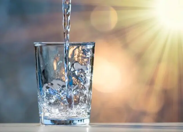 اگه می دونستی ناشتا آب گرم خوردن چه معجزه ای می کنه هیچ وقت از دست نمی دادیش
