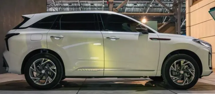 لاکچری ترین محصول ایران خودرو  راهی بازار شد  | معرفی خودرو  R7 ایران خودرو با مشخصات فنی