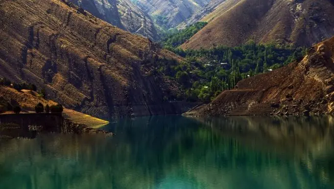 سفر یکروزه لذت بخش به زیباترین روستای نزدیک تهران در بهار؛ روستای واریان در یک ساعتی تهران