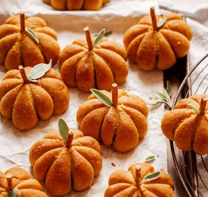 رول کدو حلوایی با ۳ ماده اولیه ؛ بدون مخمر، تخم مرغ یا لبنیات