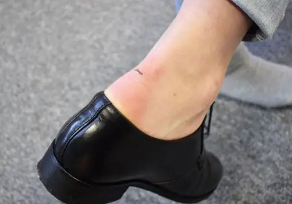 دیگه لازم نیست کفش های تنگ شده رو بندازی دور | ترفند طلایی گشاد کردن کفش تنگ شده 