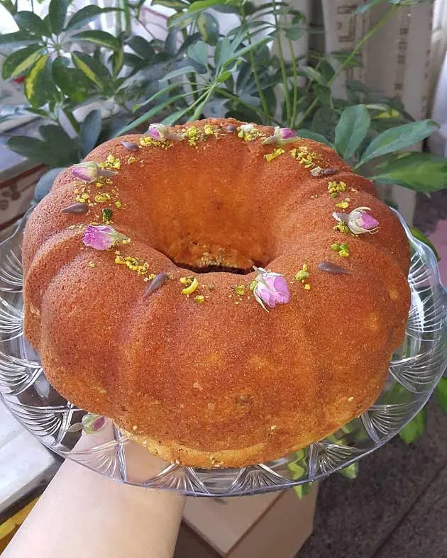 کیک وانیلی گردویی؛ یک عصرانه دلپذیر پاییزی