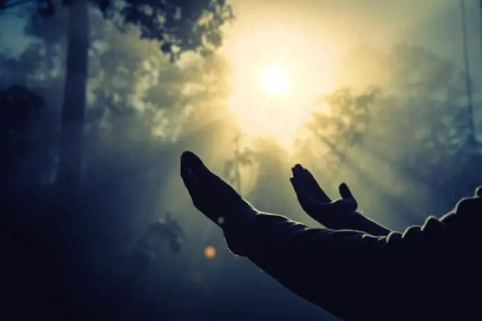 دعایی برای حل سریع  همه مشکلات مالی و غیره | وقتی از همه جا ناامید شدی و به بن بست رسیدی این دعا را بخوان