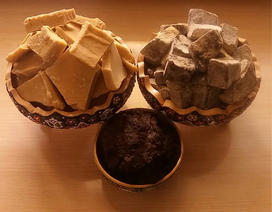 طرز تهیه قره‌قروت سنتی و اصل با آب ماست یا دوغ در منزل