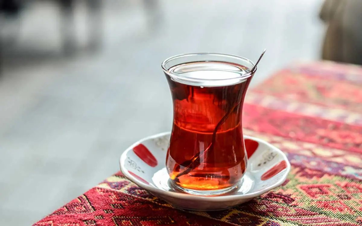  چای بخوریم یا آب؟ پاسخ علمی کارشناسان به یک باور غلط