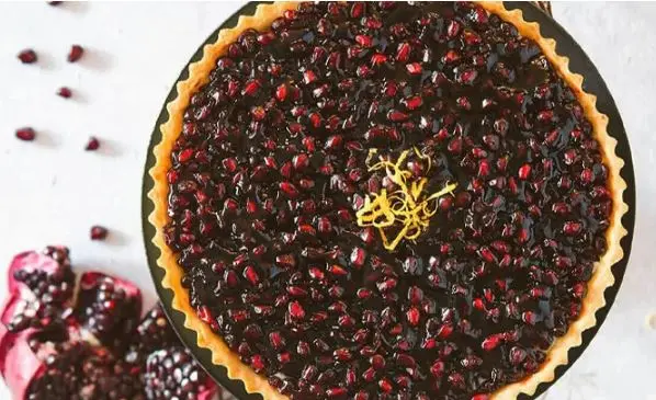 طرز تهیه تارت انار؛ دسر شیک و پاییزی مخصوص شب یلدا