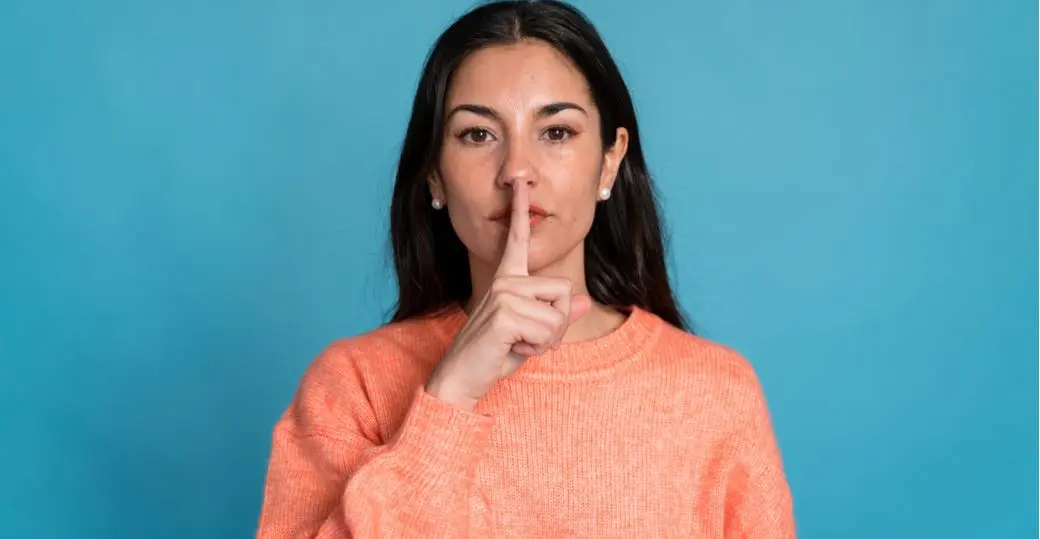 تو این 8 تا موقعیت سکوت کنی خودتو یک فرد عاقل و باکلاس جلوه دادی