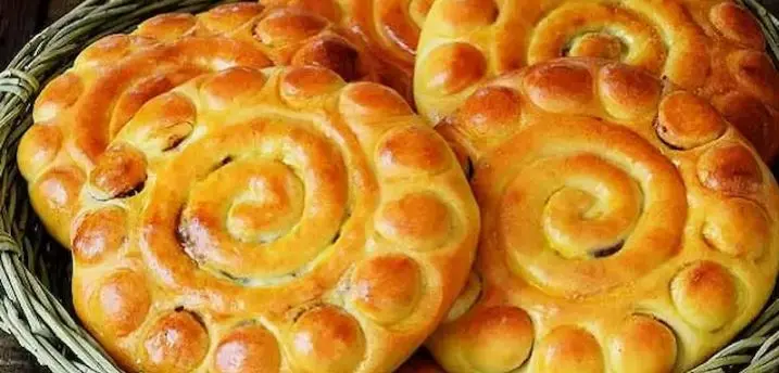 طرز تهیه کلوچه فومن خانگی