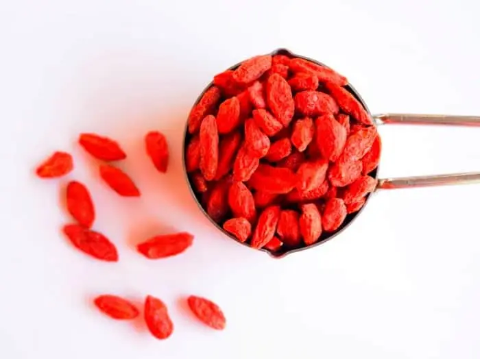  درمان فشار و قند خون ، بهبود قطعی دردکمر و رفع گرفتگی معده کار آب گیاه طلایی است 