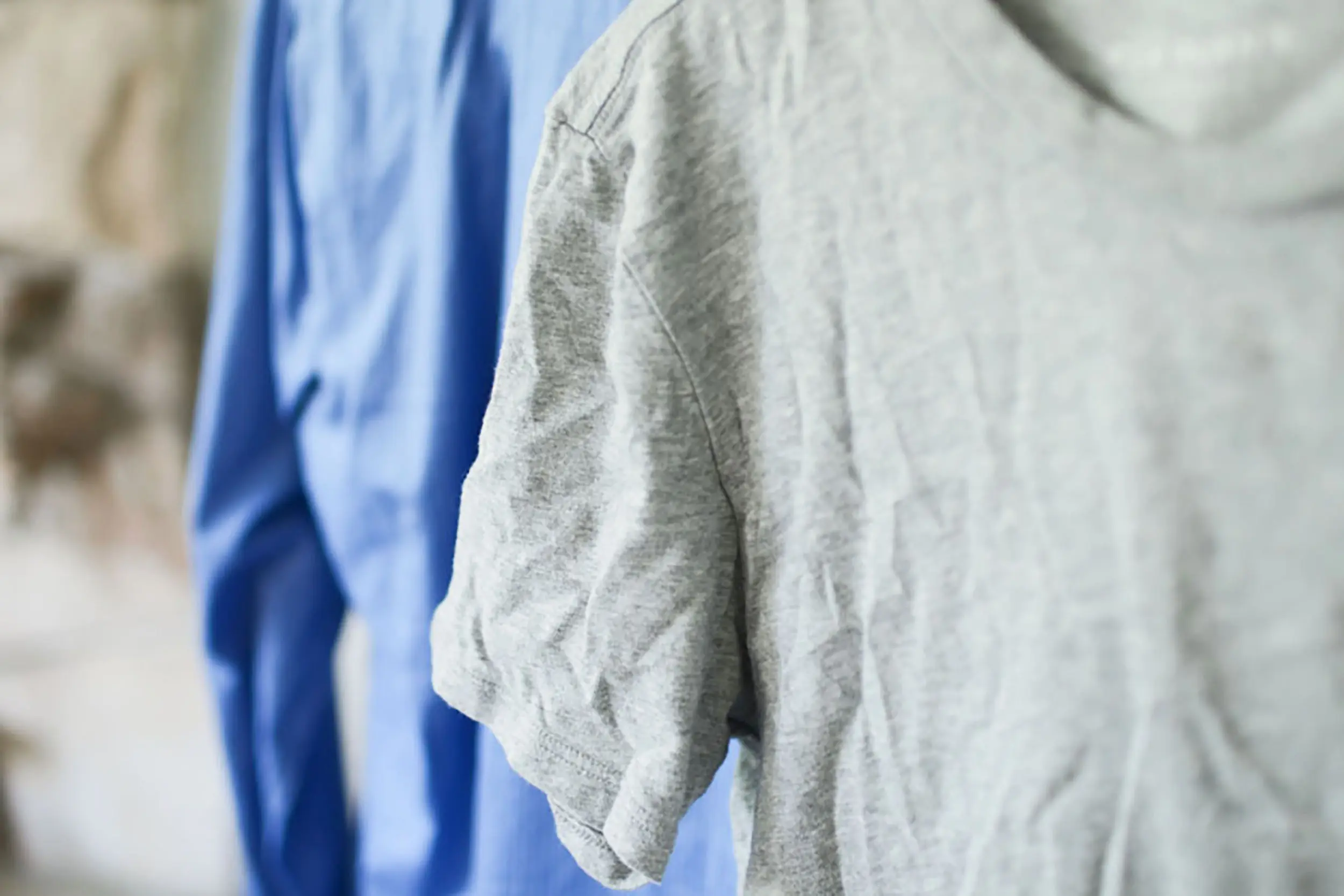 اگه لباست چروک و اتو نداری چاره اینجاست | از بین بردن چروک لباس بدون اتو