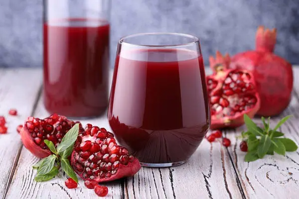 ۷ روش آسان برای گرفتن آب انار تازه در خانه | روش نگهداری آب انار طبیعی به مدت طولانی