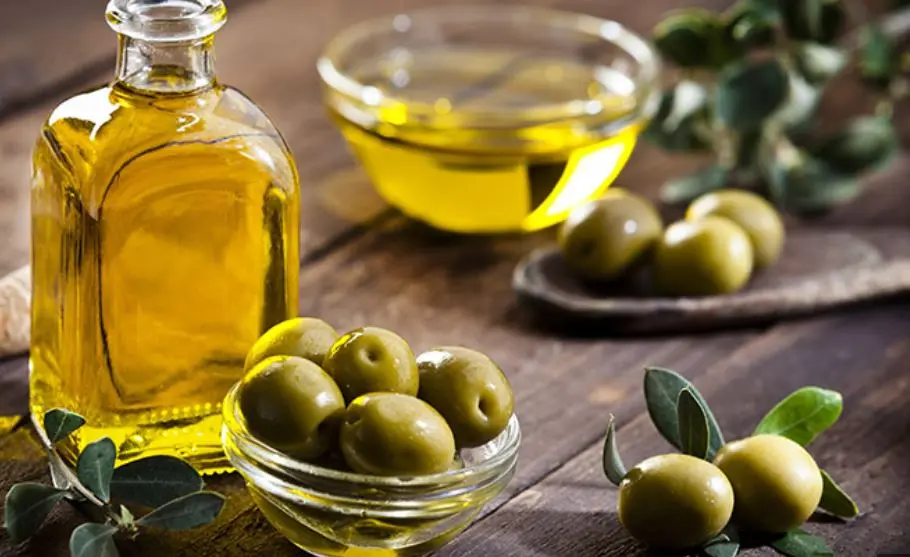 اگر گردن درد دارید بخوانید | معجزه شفا بخش این روغن برای گردن درد