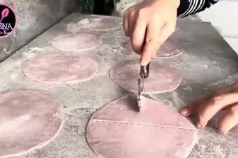 طرز تهیه دسر زمستانی فقط با انار، نوشابه و آرد!