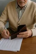 بازنشستگان تامین اجتماعی بخوانند | واریزی اضافه با حقوق بازنشستگان در مرداد ماه + جزییات