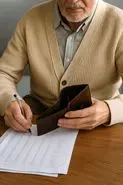 بازنشستگان تامین اجتماعی بخوانند | واریزی اضافه با حقوق بازنشستگان در مرداد ماه + جزییات