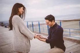 رازهایی دخترانه برای جذب مردان | با این ترفند ها خودتو تو دل هر مردی جا کن
