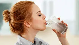 اگر فقط 30 روز آب بنوشیم چه اتفاقی برایتان می افتد؟ | شرایط بدن وقتی تنها نوشیدنی شما آب باشد