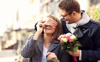 روانشناسی رابطه: راز جذابیت خانم‌های قد کوتاه برای مردان قدبلند چیست؟